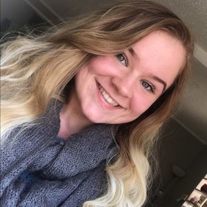 Meet your Posher, Chloe